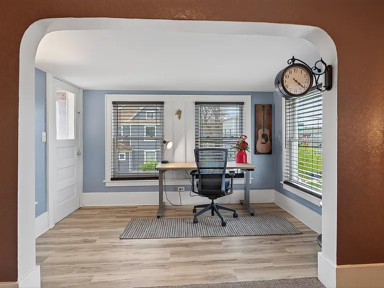 700 Broadway Ave NW #2 — Photo 11