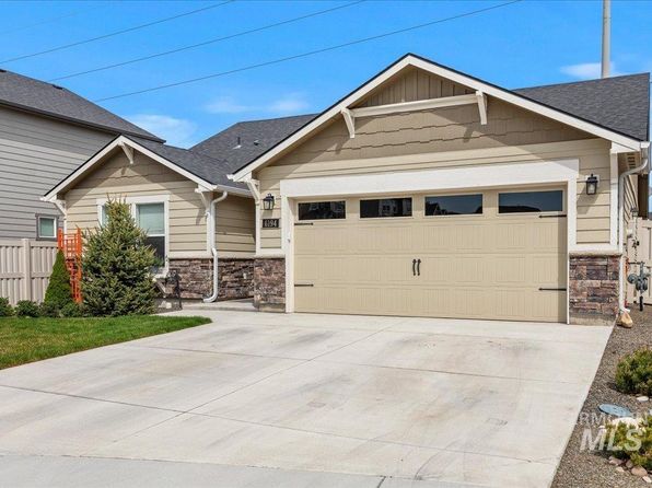 6194 W Los Flores Dr, Meridian, ID 83646