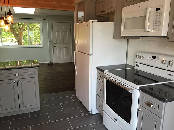 4th image of 2123 E 11th Ave