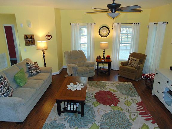 4th image of 90 Halyard Dr