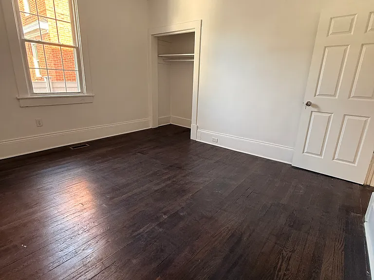 218 Suffolk Ave #218 — Photo 9