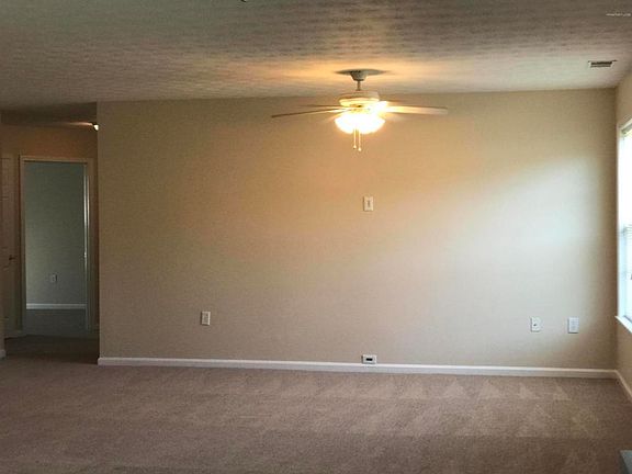 4th image of 362 Clover Cove Dr