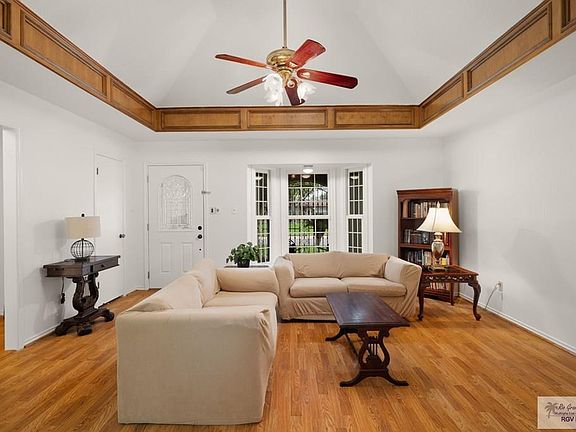 2nd image of 1627 Clark St