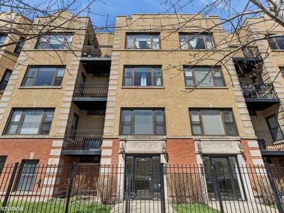2704 W Cortland St APT 2, Chicago, IL, 60647