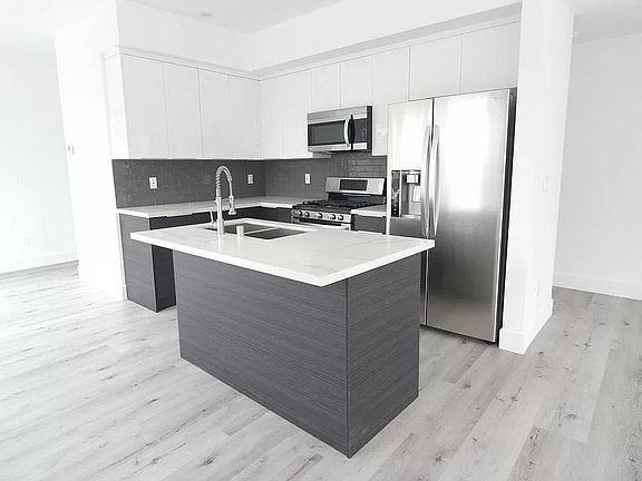2nd image of 5728 Fair Ave APT 9
