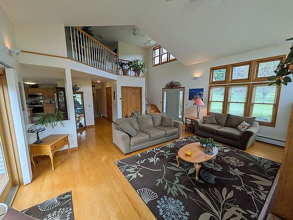 5th image of 852 Sand Rd