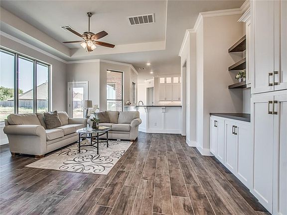 5th image of 8116 Lillas Way