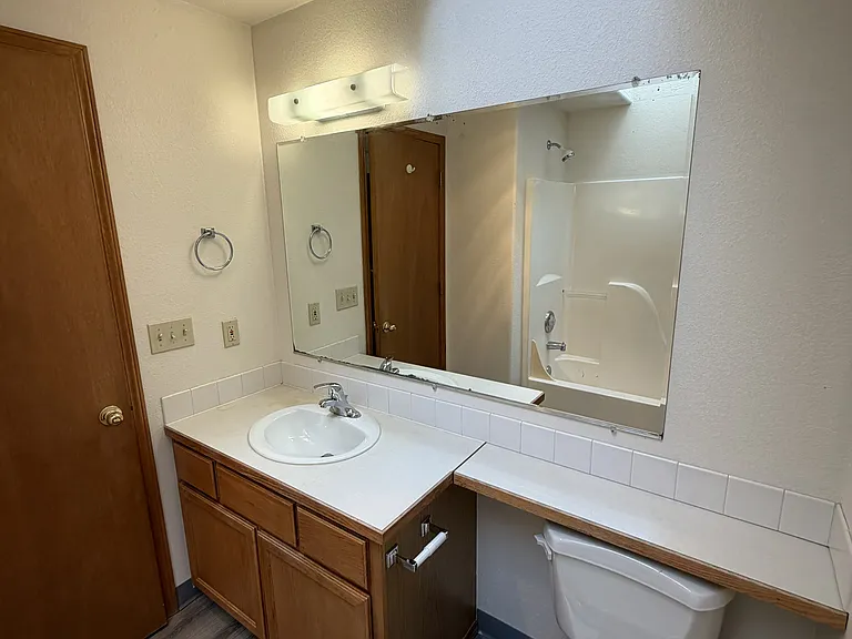 1052 Colony Pond Dr — Photo 17