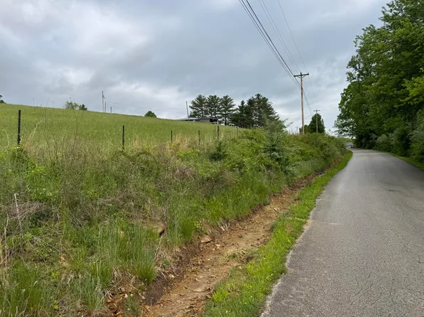 9999 Hensley Rd, East Bernstadt, KY 40729