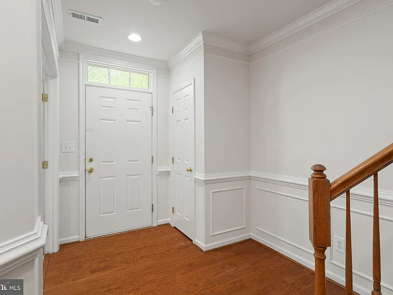 2225 Potomac Club Pkwy — Photo 15