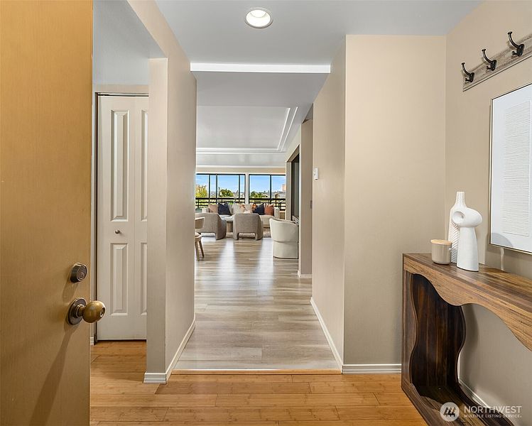 4th image of 700 Crockett Street #104