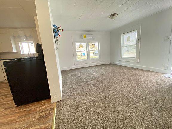 4th image of 417 Coyne St