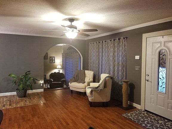 4th image of 413 Denver Dr
