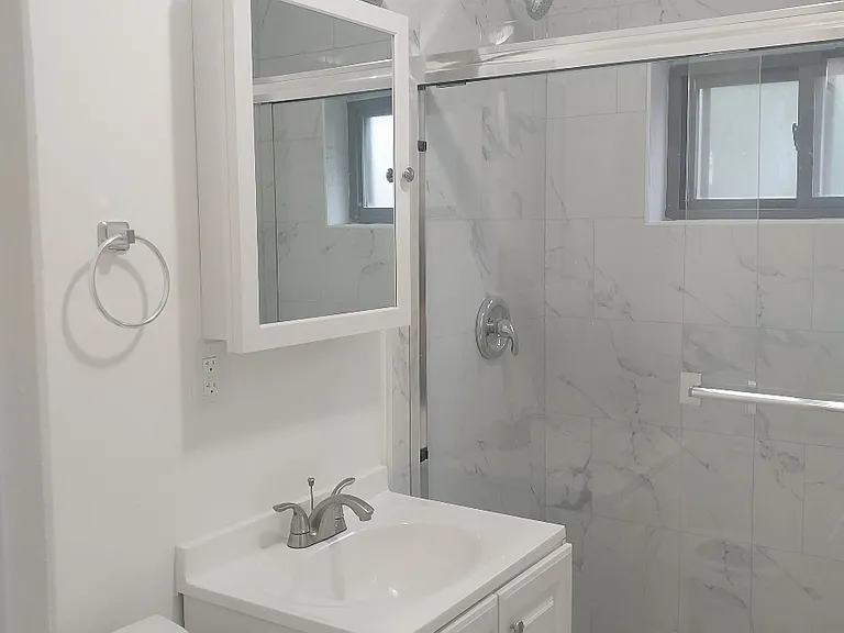 5701 W Washington Blvd #1E — Photo 6