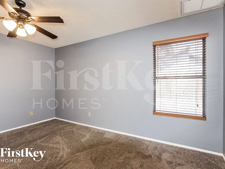 6410 W Townley Ave — Photo 9