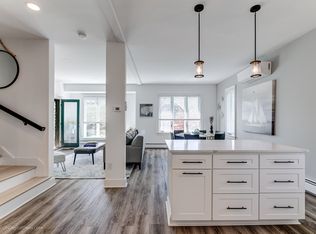 158 Narragansett Ave APT V, Newport, RI 02840