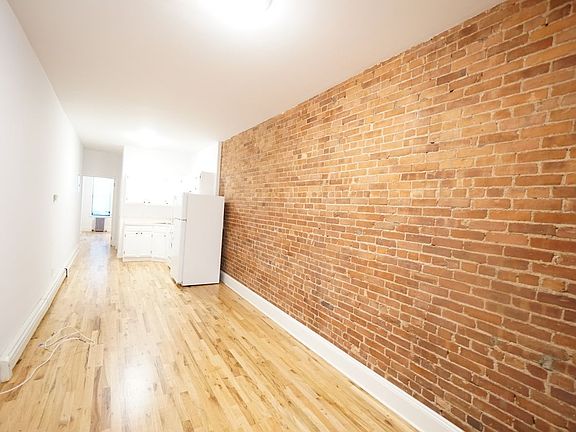3rd image of 255 16th St #1A