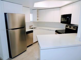 8363 Lake Dr APT 407, Doral, FL 33166