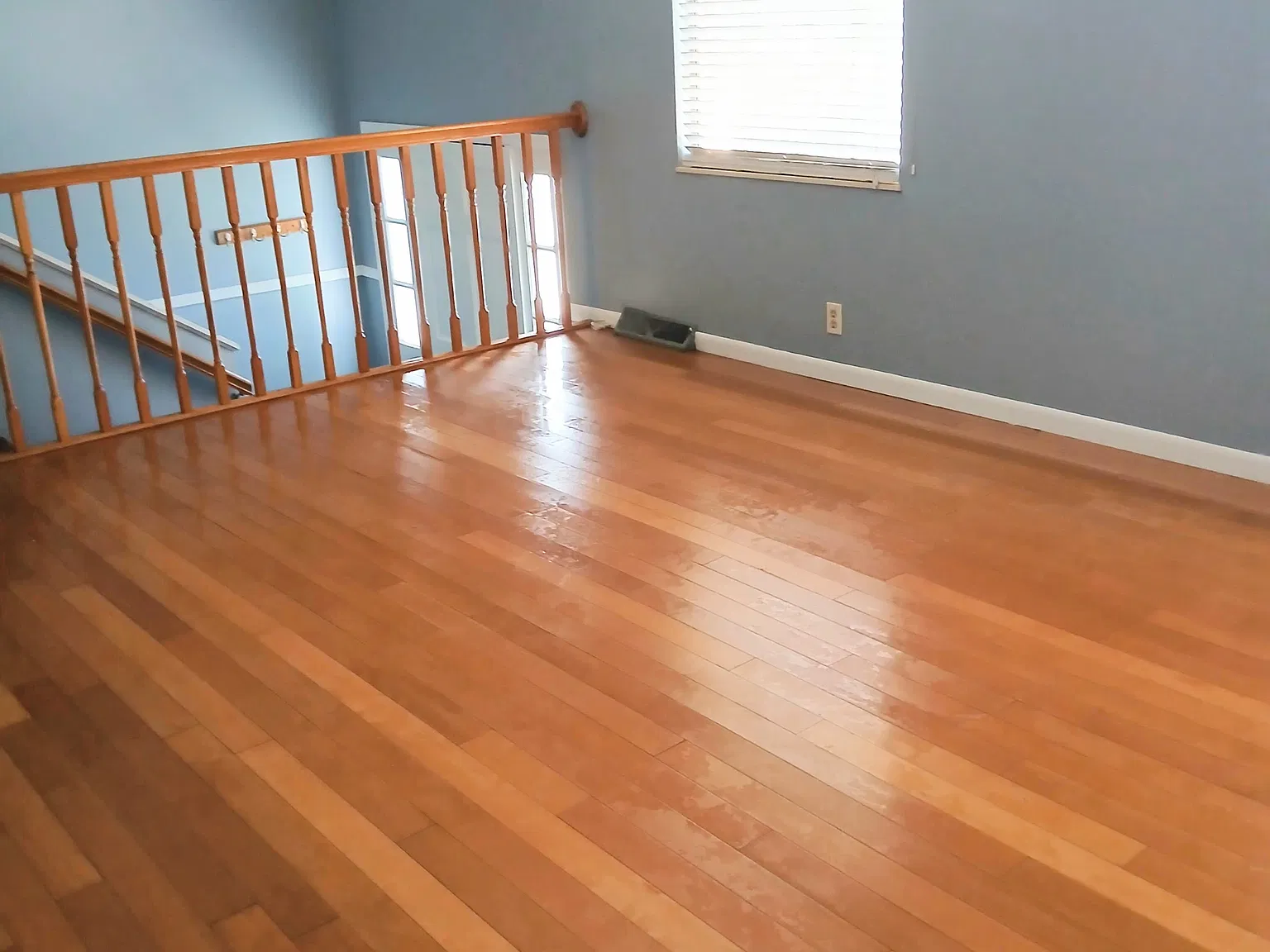 9505 Mobile Dr — Photo 2