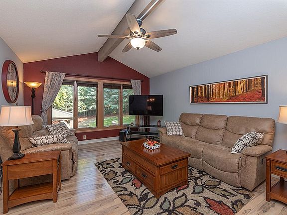 4th image of 13701 Wellington Cres E