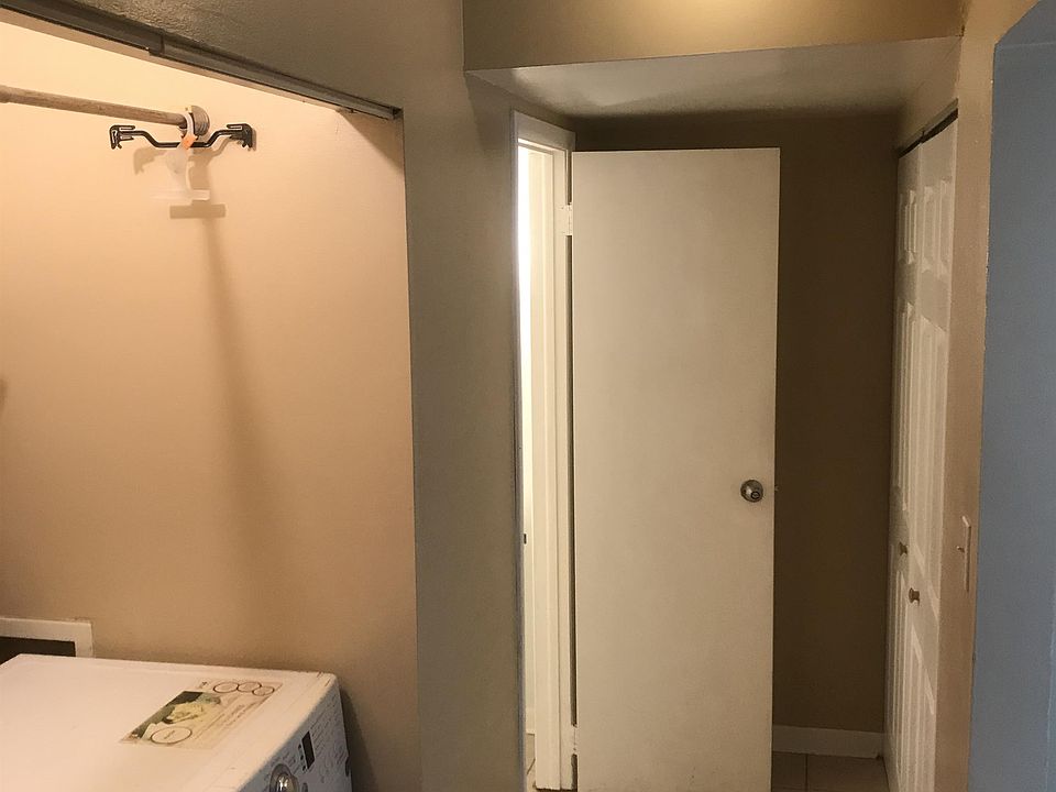 Back Entrance Laundry .5 Bath