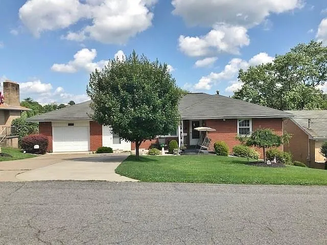 580 Montgomery Ave photo 1
