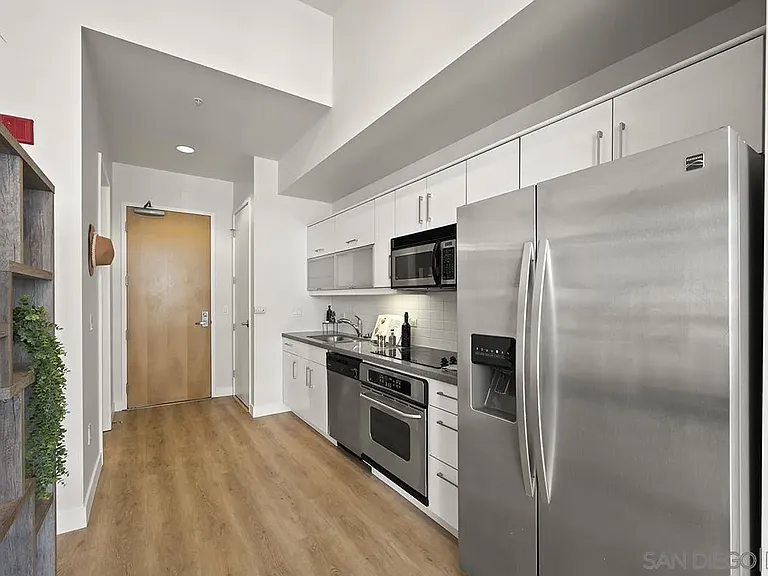 350 W Ash St #1006 — Photo 8