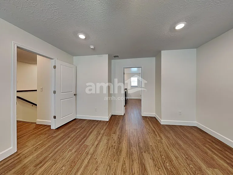 2401 E Wild Horse Way — Photo 7