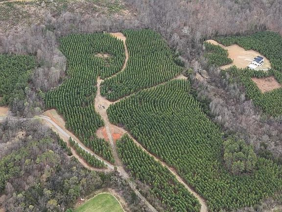 3rd image of 2 Old Courthouse Rd