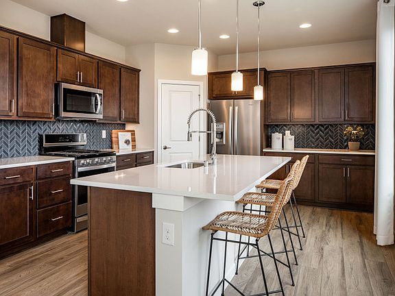Dine-in kitchen island