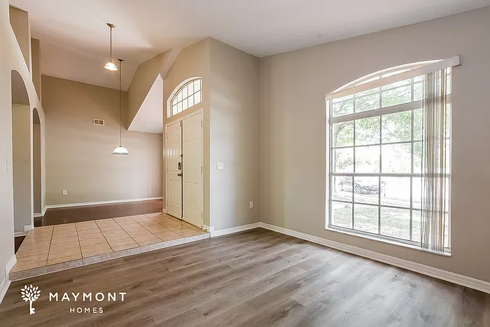 2398 Cory Ct — Photo 4