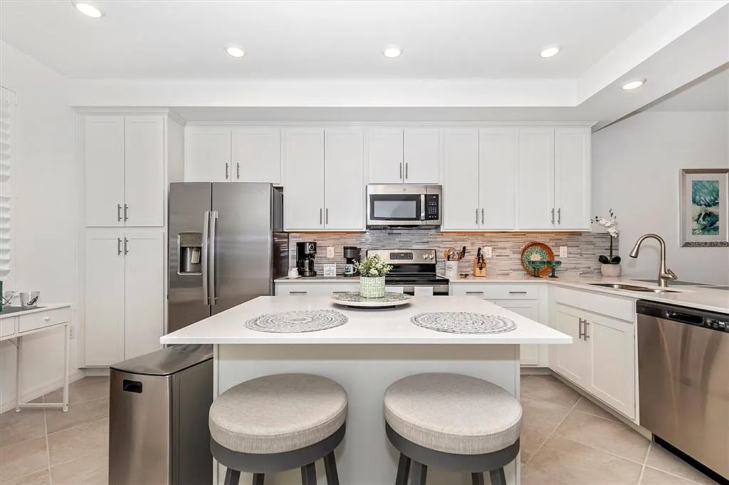 2 bed, 2.0 bath, 1120 sqft, $2,500 — Photo 3