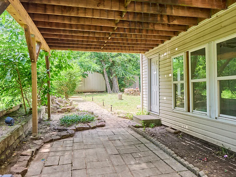 806 N Union Ave — Photo 6