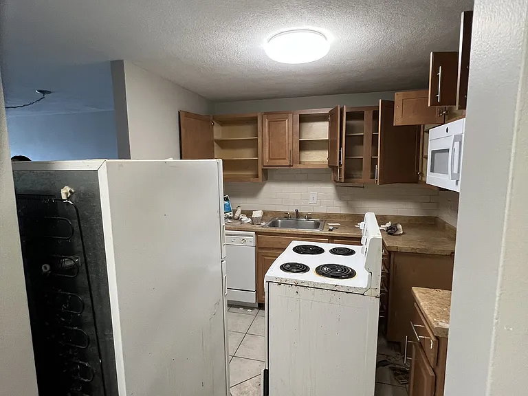 24 Whites Ave #63H — Photo 2