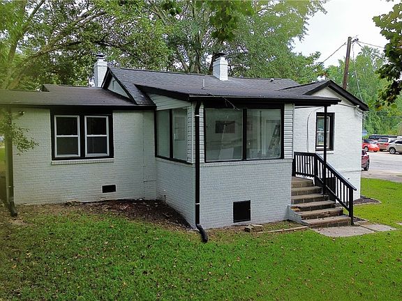 3rd image of 306 Old Piedmont Hwy