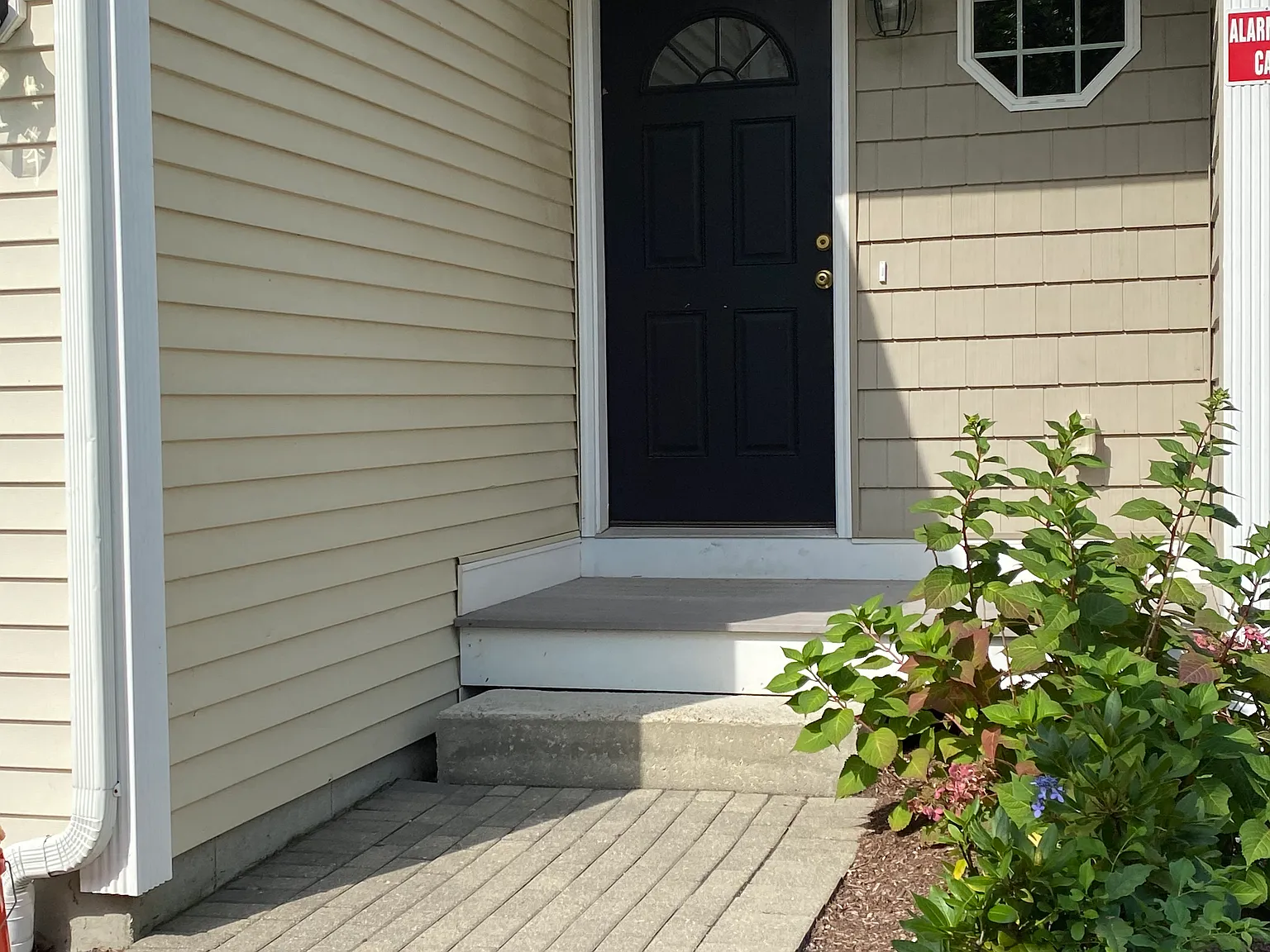 2 bed, 2.5 bath, 1700 sqft, $2,900 — Photo 2