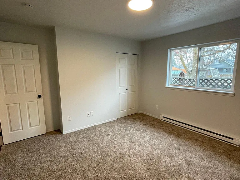 2433 N Pittsburg St — Photo 10