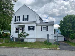 293 Oakdale Ave, Pawtucket, RI 02860