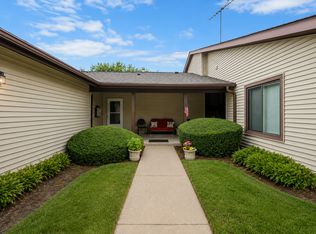 5202 Winslow Cir APT D, McHenry, IL 60050