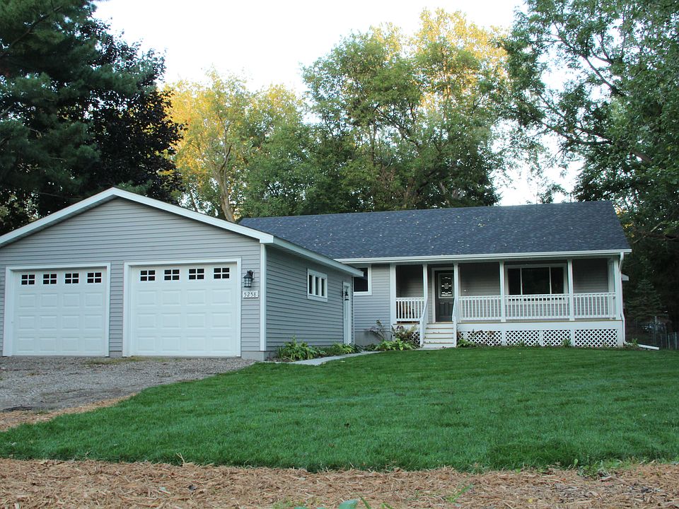 welcome home to 5258 Grand A