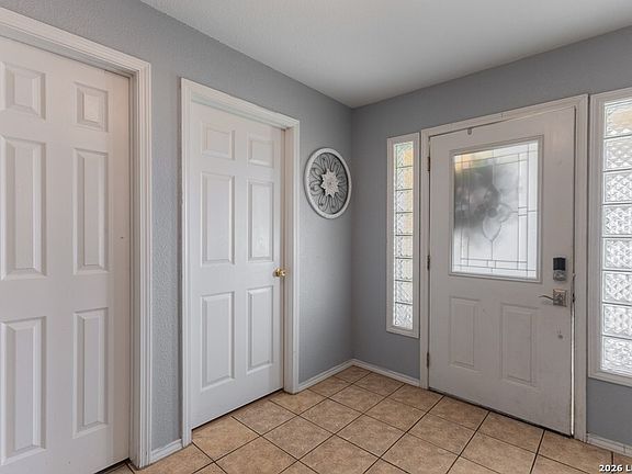 5th image of 1545 Rockhill Dr.