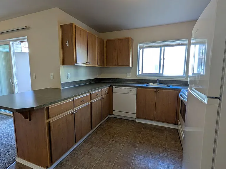 Wellesley Park Apartments — Photo 68