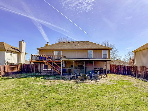 3rd image of 206 NW Michael Drive