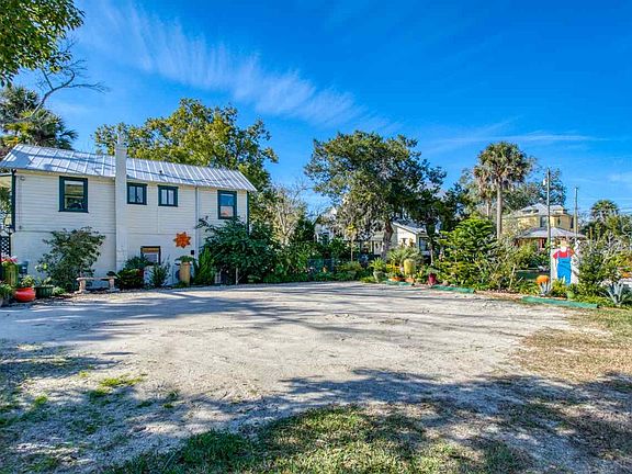 4th image of 28 W Castillo Dr