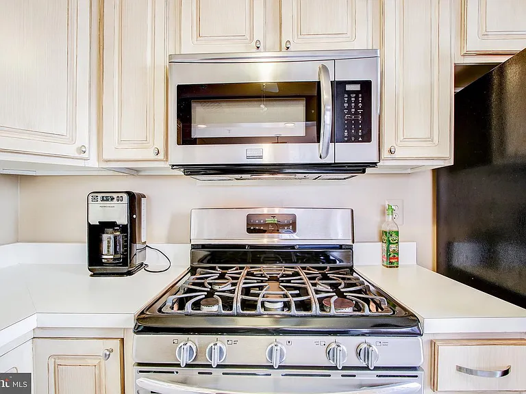 121 Timberbrook Ln #202 — Photo 10