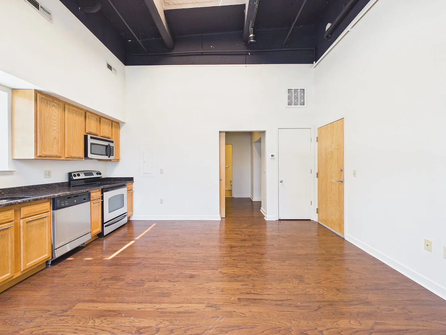 801 Walnut St — Photo 4