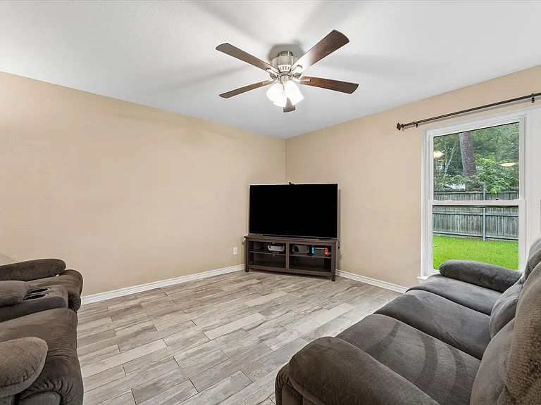3711 Manor Ln — Photo 8