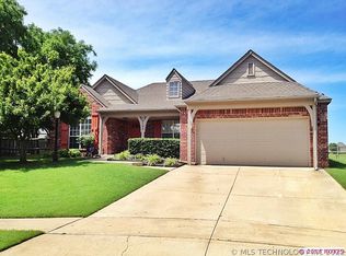 10104 E 91st Ct, Owasso, OK 74055