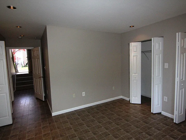 1917 Harpers Ct — Photo 18