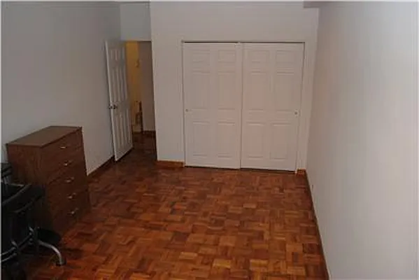 Sold by R New York | media 9